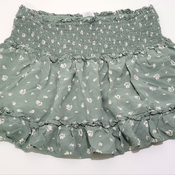Girls XL 14-16 Plus Skirt New - Never Worn (plus size) soft green white - Picture 1 of 8